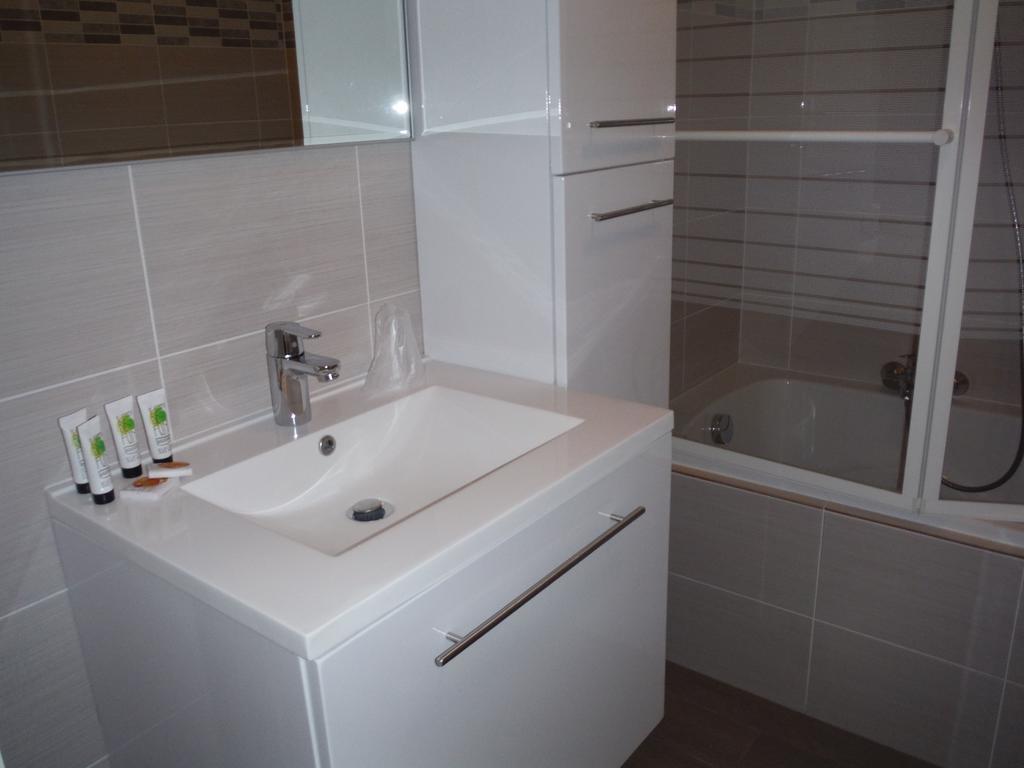 Apartments Iris Остенде Экстерьер фото