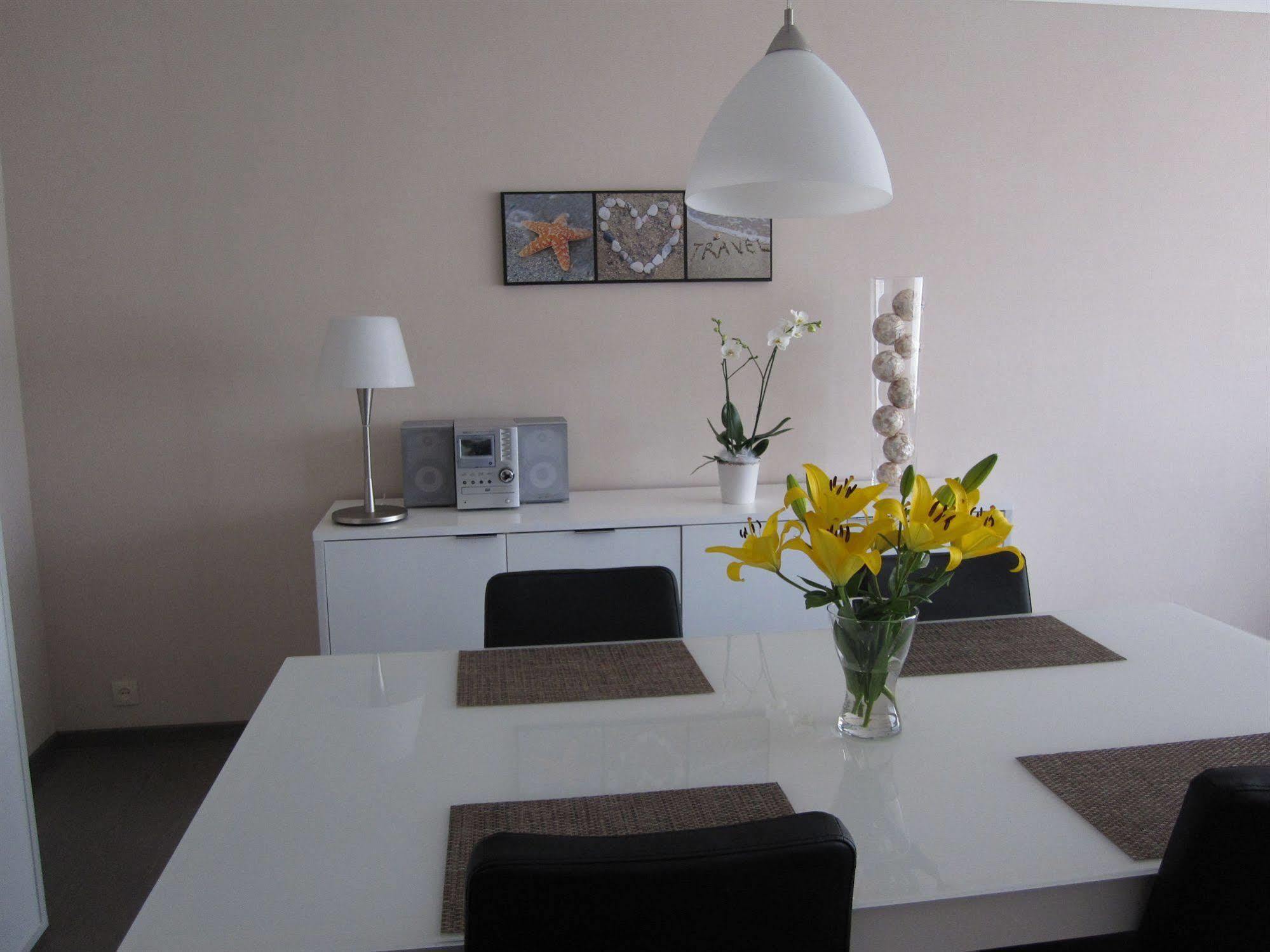 Apartments Iris Остенде Экстерьер фото