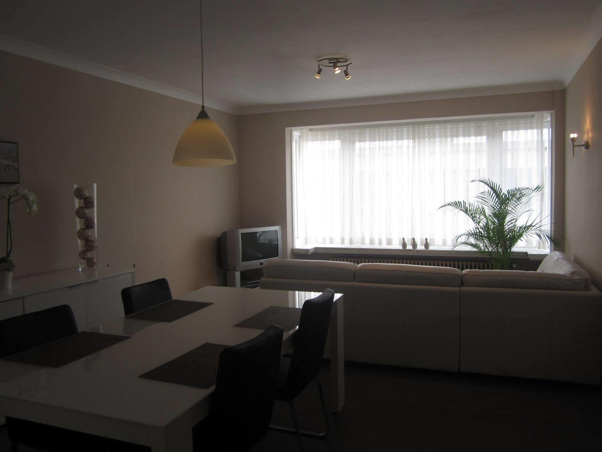 Apartments Iris Остенде Экстерьер фото