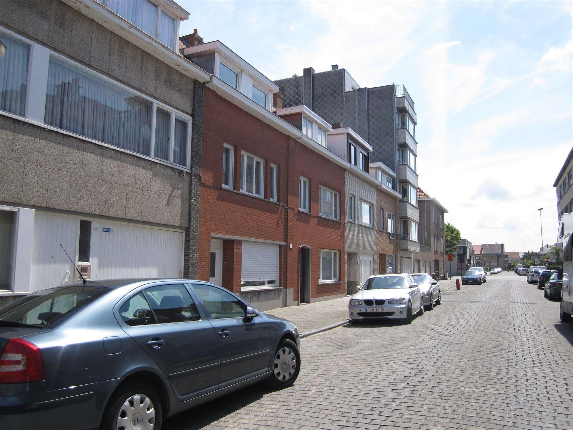 Apartments Iris Остенде Экстерьер фото